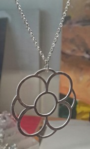 N35 PENDANT Metal - Cutout Daisy   